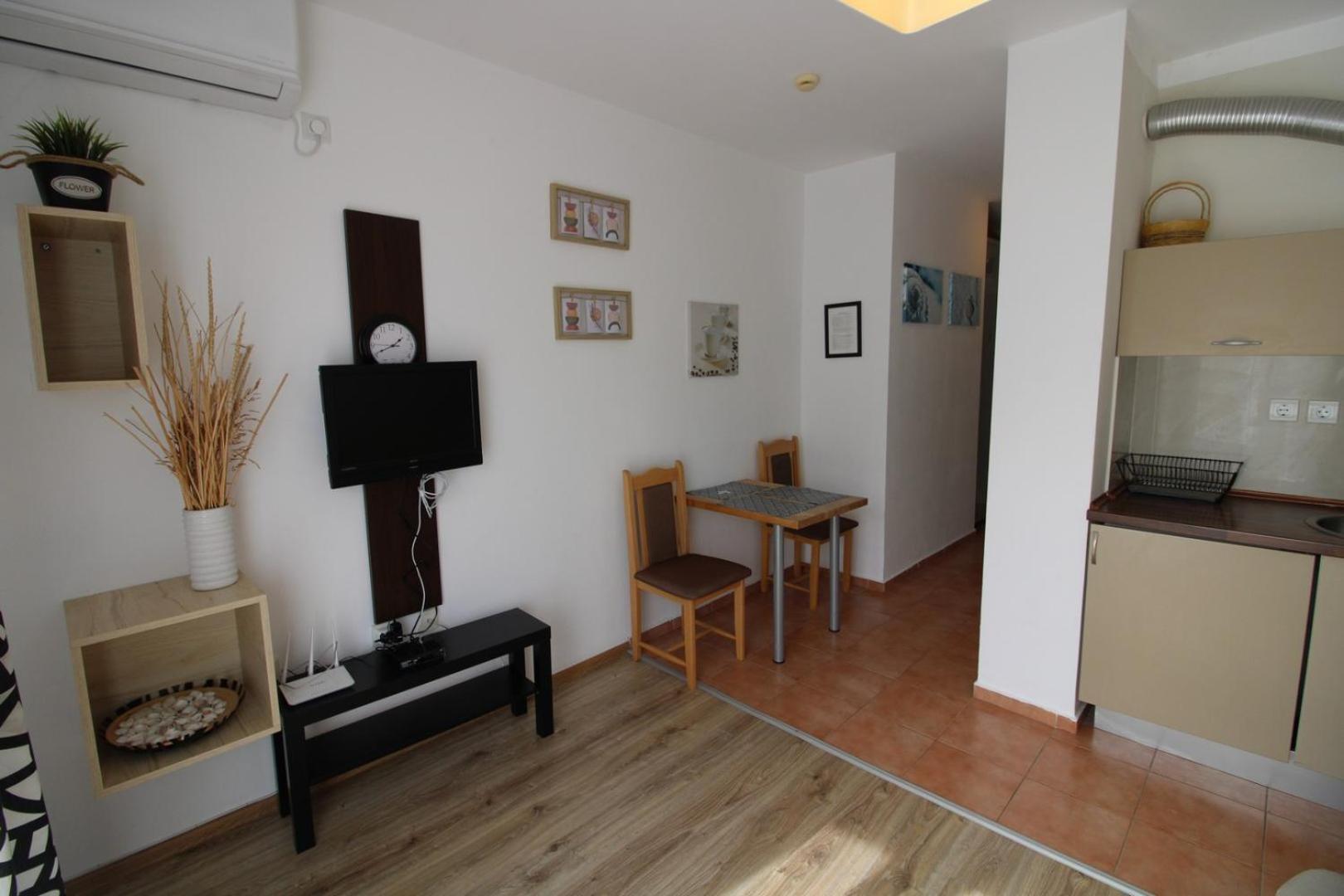 Menada Aheloy Apartments Exterior photo